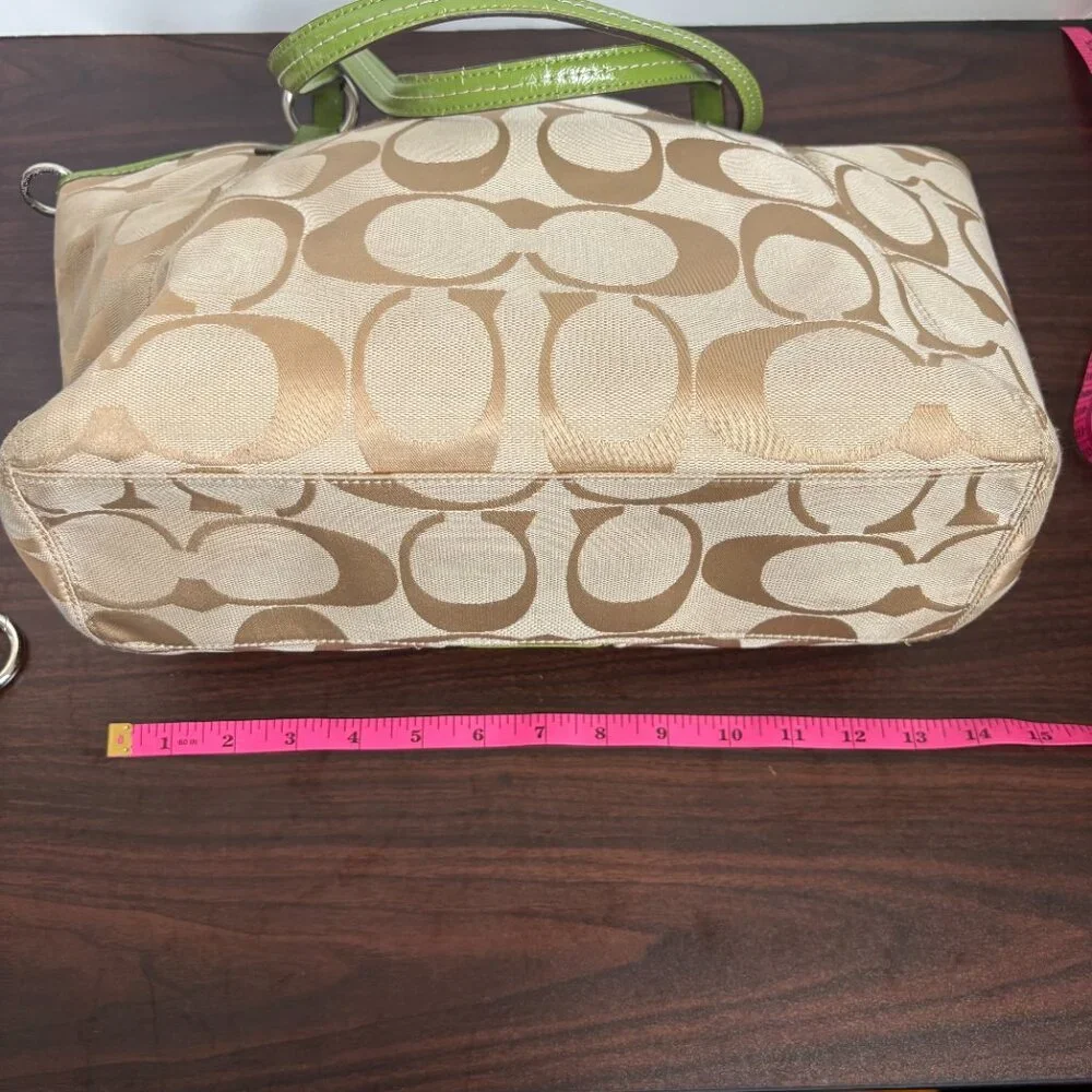 Coach poppy signature